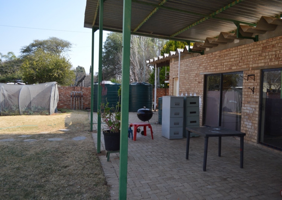 4 Bedroom Property for Sale in Flamwood North West